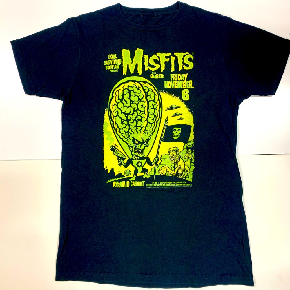 RARE! The Misfits - Invasion Graphic 
T-shirt